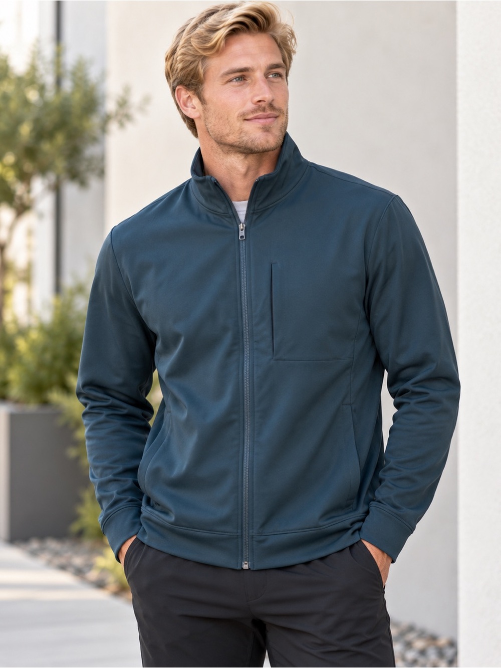 lululemon athletica Men's Sojourn Jacket in Nocturnal Teal